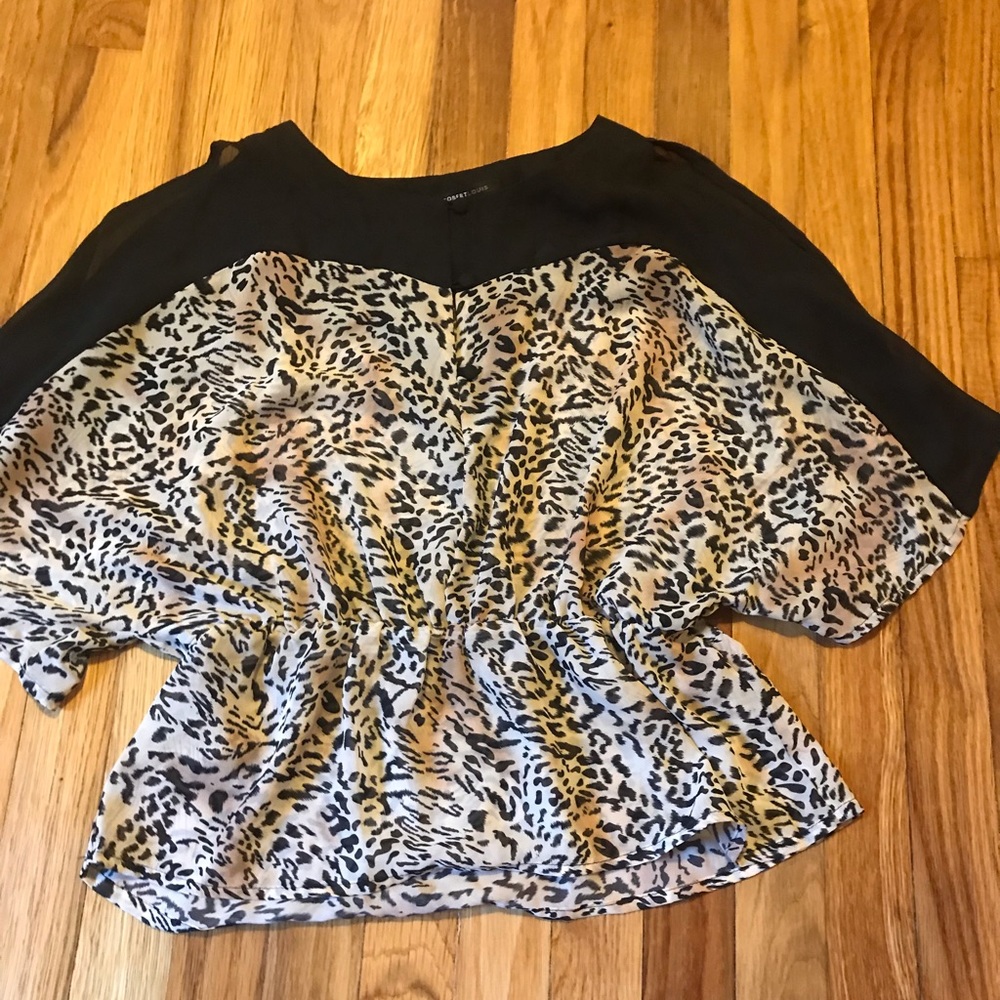 NWT Flowy Top